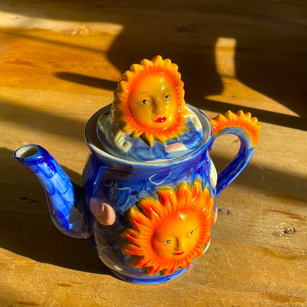🌞 Ceramic Sun Teapot